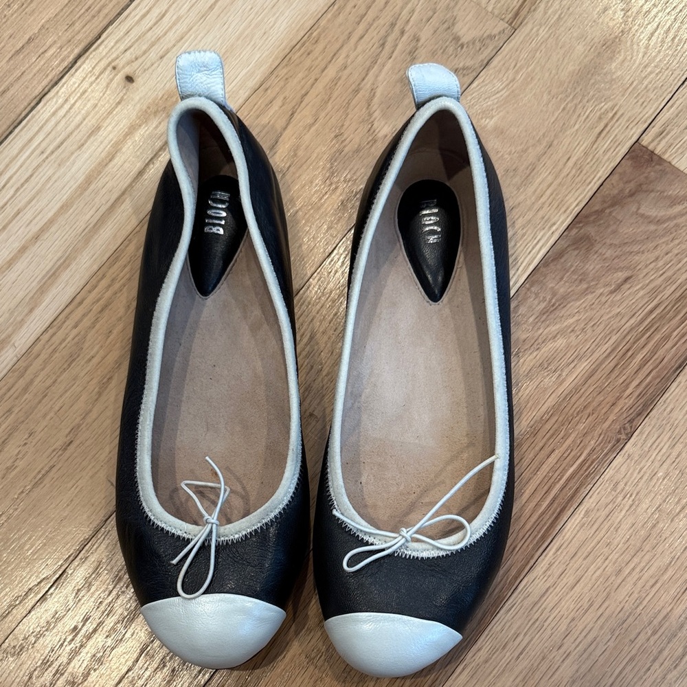 Bloch Black and White Ballet Flats